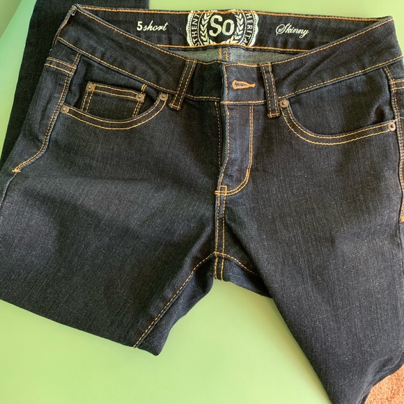 So Brand Skinny Jeans, 5 short. - Picture 4 of 4
